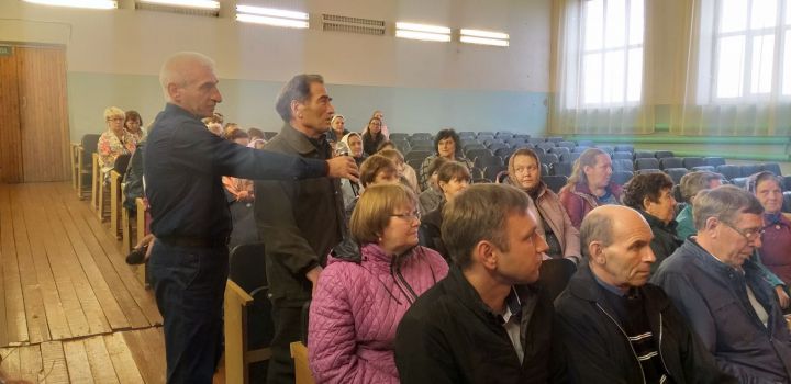 В Ерыклинском сельском поселении под председательством Главы района Сергея Демидова состоялось собрание граждан