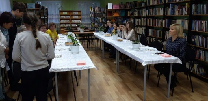 В канун Дня пожилых людей в Центральной библиотеке подростковый клуб «Импульс» организовал праздник