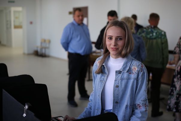 "Голосую в первый раз", - наша землячка Анастасия Гордеева принимает участие в выборах впервые