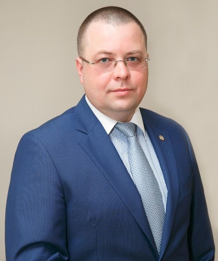 Сегодня свой день рождения празднует Глава Алексеевского муниципального района Сергей Анатольевич Демидов
