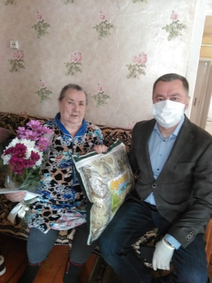 Вера Васильевна Исаева отметила свой 90 - летний юбилей