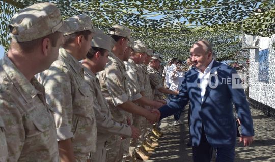 Вкусные гостинцы с родины вручили офицерам из Татарстана на военной базе в Сирии
