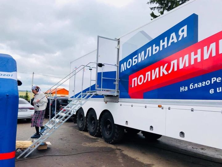 Мобильная поликлиника прибыла в Алексеевский район