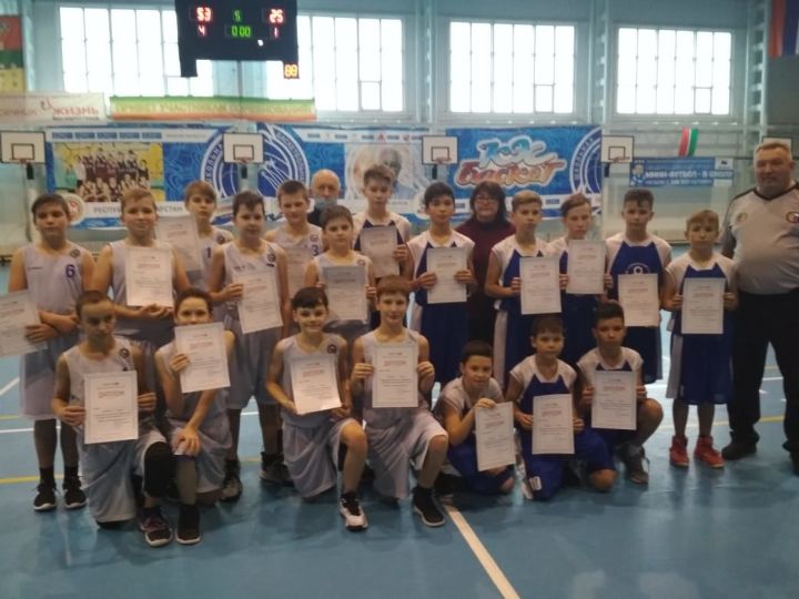 Алексеевские баскетболисты победили в первенстве Татарстана