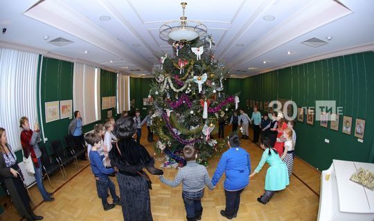 В Татарстане разрешили проводить новогодние елки в детсадах и школах