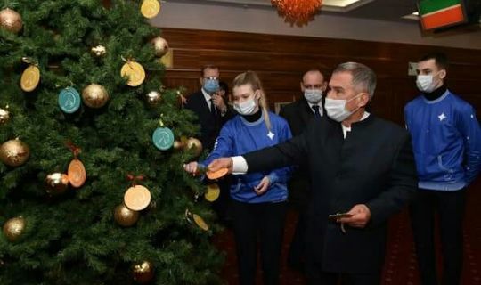 Президент Татарстана исполнит два желания с «Ёлки желаний»