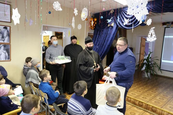Глава района Сергей Демидов встретился с воспитанниками и педагогами Воскресной школы района