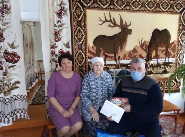 В канун Нового года жительница Билярска справляет 90-летний юбилей