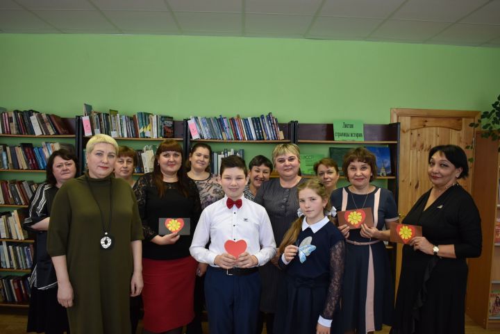 В канун Дня матери сотрудники центральной библиотеки совместно с СДК «Красный Восток» провели праздничное мероприятие