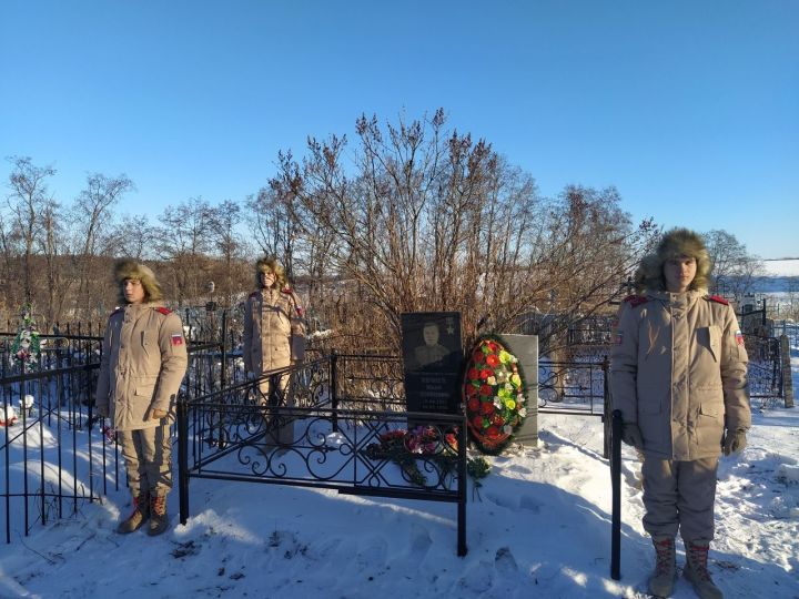 Глава района Сергей Демидов отдал дань памяти Герою Советского Союза