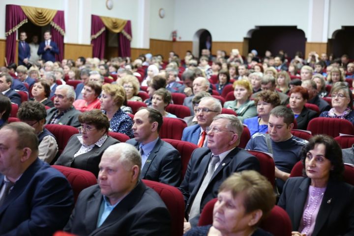 Итоги деятельности Алексеевского района подведены с участием руководителя Аппарата Президента РТ Асгата Сафарова