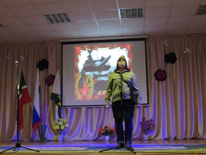 Фоторепортаж: 23 февраля в Ялкынском СДК прошел большой праздничный концерт, посвященный ДЗО "Есть такая профессия - Родину защищать"