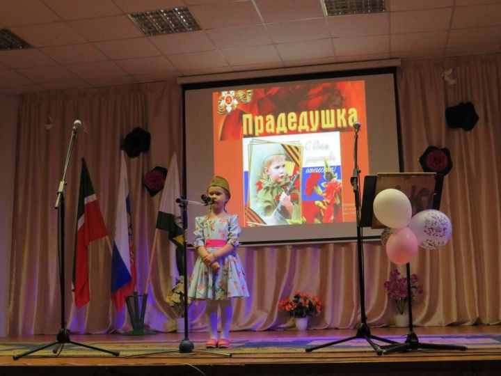 Фоторепортаж: 23 февраля в Ялкынском СДК прошел большой праздничный концерт, посвященный ДЗО "Есть такая профессия - Родину защищать"