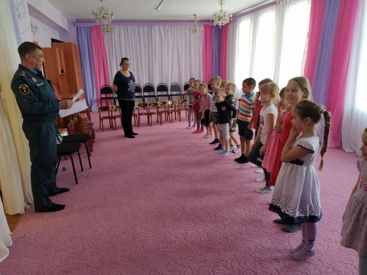 С детьми Алексеевского детского сада №4 «Березка» проведен урок безопасности