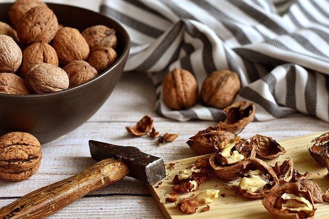 Как правильно есть орехи? Польза и вред