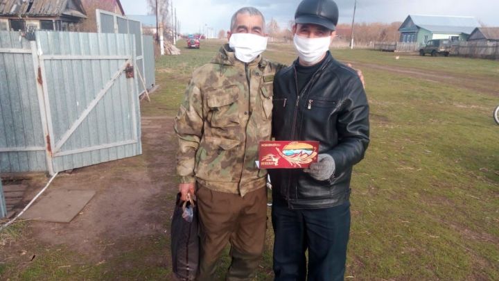 Ликвидаторы аварии на Чернобыльской АЭС получили продуктовые пакеты от главы Алексеевского района