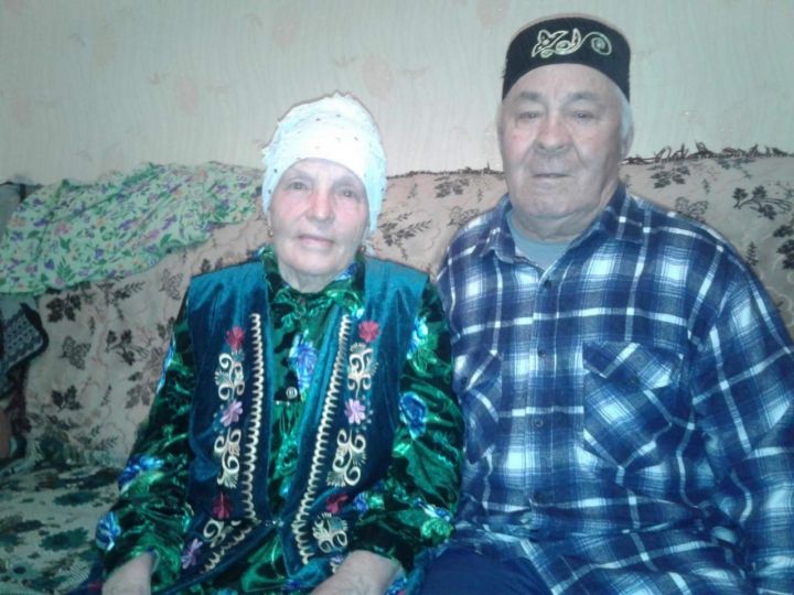 Бриллиантовая свадьба семьи Мустафиных из Алексеевского района
