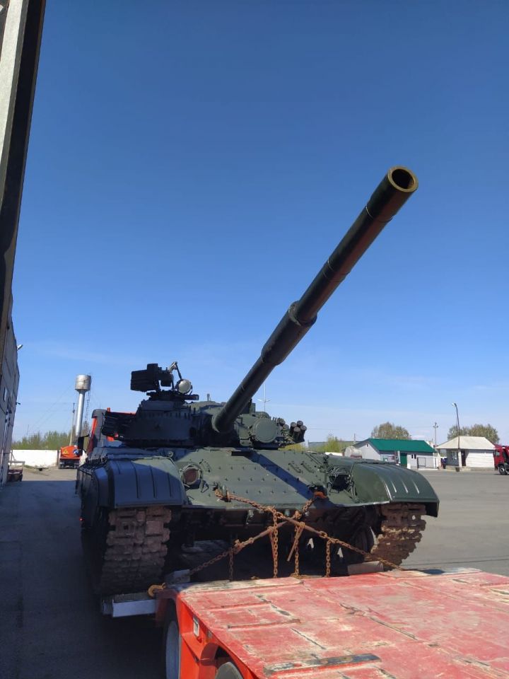 В Алексеевское заехал танк