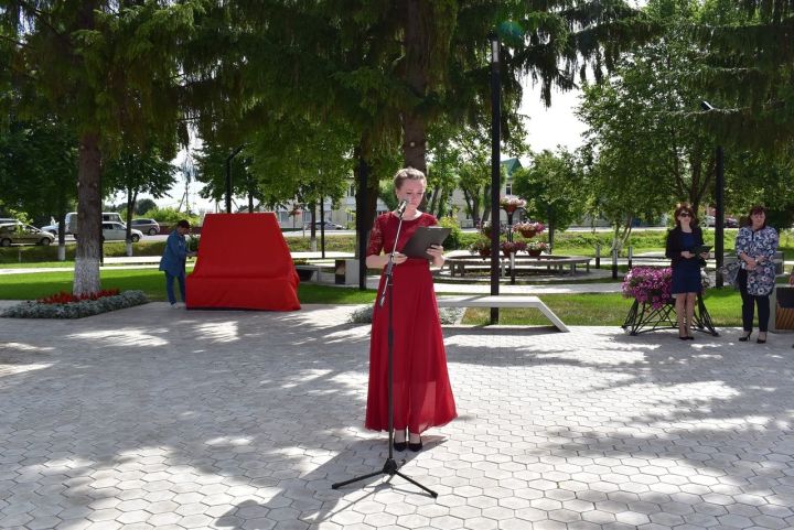 Сегодня в Парке Победы открыли монумент, посвященный детям войны