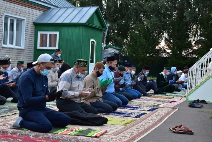 Алексеевские мусульмане отмечают Курбан-байрам
