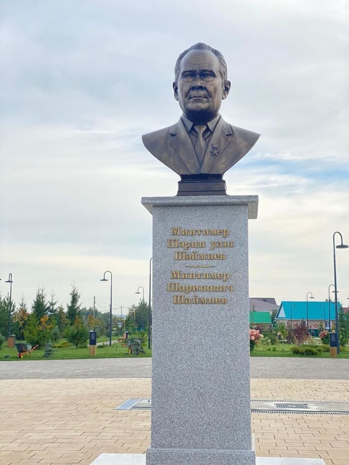 В Татарстане открыли бронзовый бюст первому Президенту Республики Татарстан