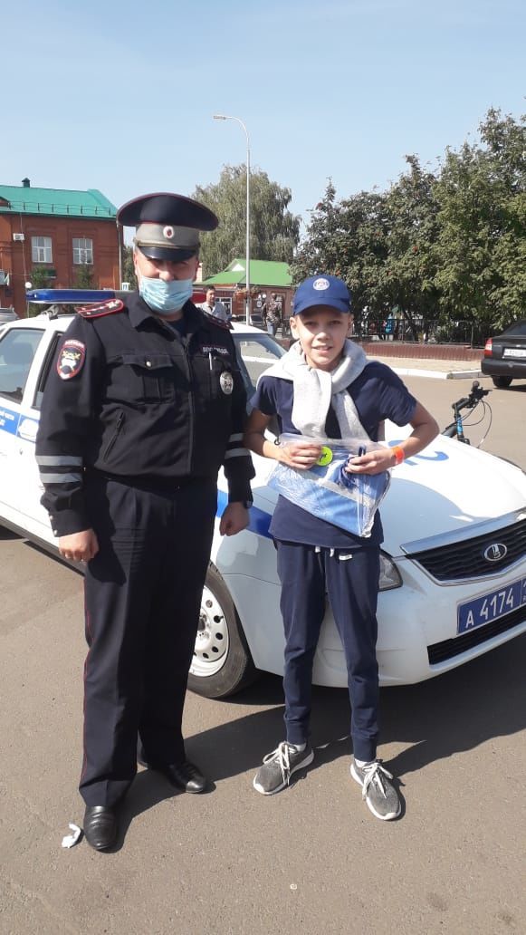 Сотрудники Госавтоинспекции Алексеевского района побеседовали с ребятами о ПДД