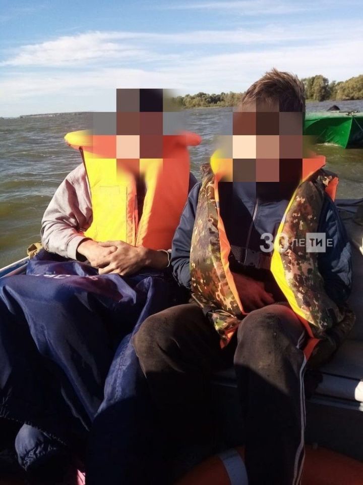 На Каме в Татарстане спасли двоих подростков, на лодке которых ночью заглох мотор