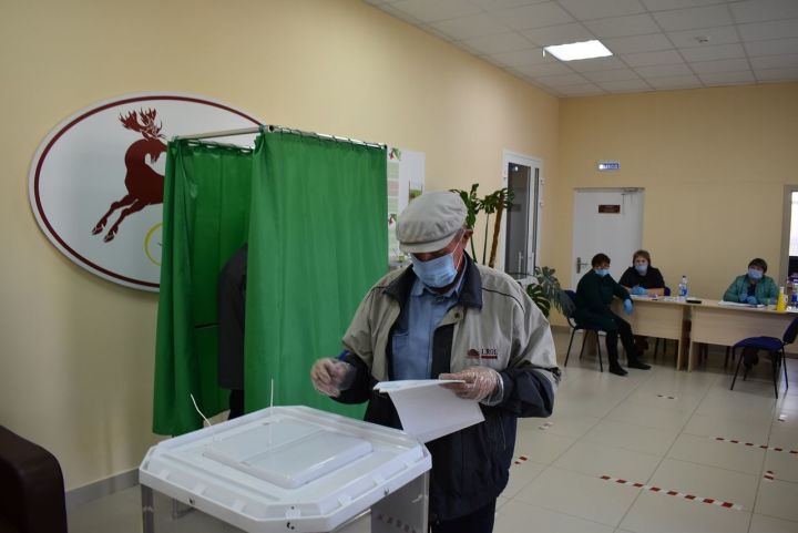 Куркульцы голосуют в новом сельском доме культуры
