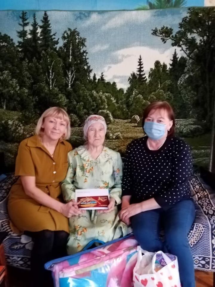 90-летний юбилей отметила труженица тыла Галина Алексеевна Гусенкова