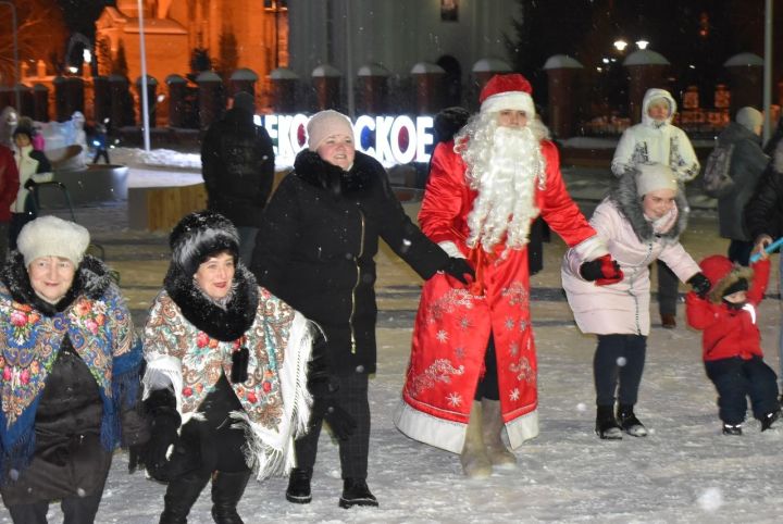 Жители Алексеевского вечерними гуляниями отпраздновали Рождество Христово