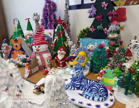 В Алексеевском прошёл конкурс творческих работ "Ларец новогодних чудес"