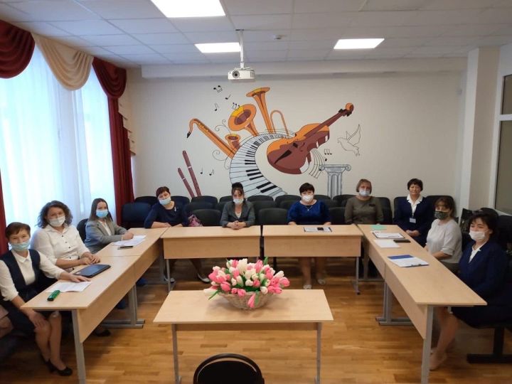 В Центре образования - МБОУ "Большетиганской ООШ им. А. Баттала" состоялся семинар для воспитателей
