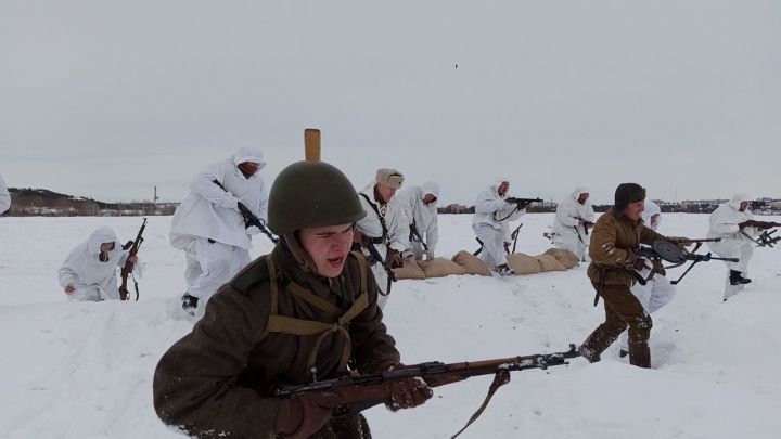 Видеоролик с военно-исторической реконструкции в Альметьевске
