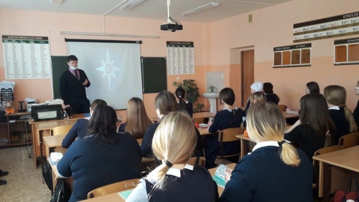 Алексеевских школьников научили поведению при чрезвычайных ситуациях