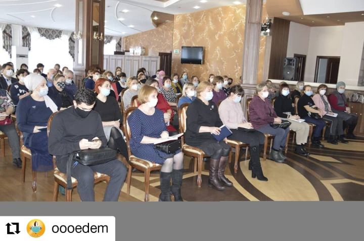 Об улучшении качества горячего питания в детсадах и школах Алексеевского района говорили сегодня в ходе тематического заседания