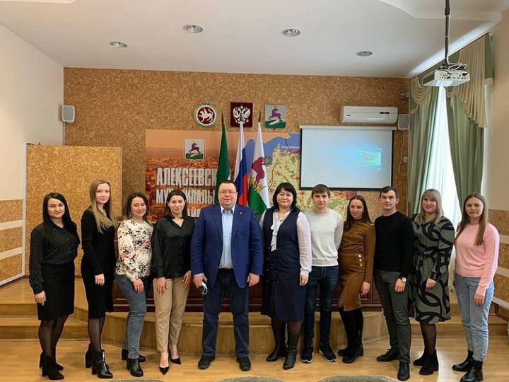 В Алексеевском состоялось второе заседание Молодежного парламента при Совете Алексеевского муниципального района.