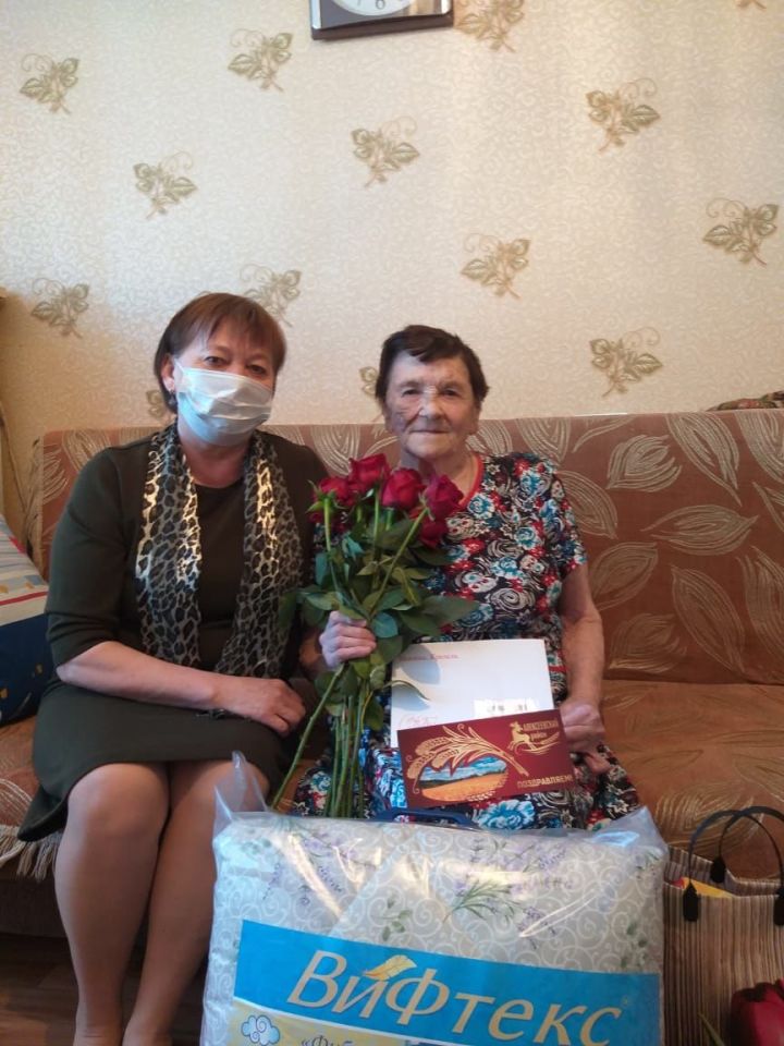 90-летие со дня рождения празднует труженица тыла, жительница п.г.т.Алексеевское – Скалова Антонина Афанасьевна