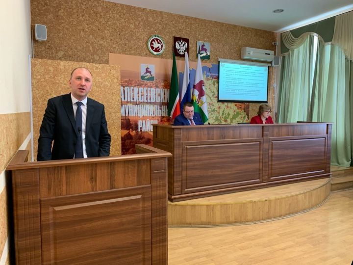 В Алексеевском состоялось шестое заседание Совета Алексеевского муниципального района четвертого созыва