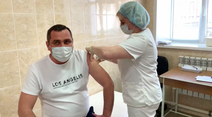 Радик Ахметзянов, начальник Отдела МВД по Алексеевскому району, прошёл вакцинацию от covid-19