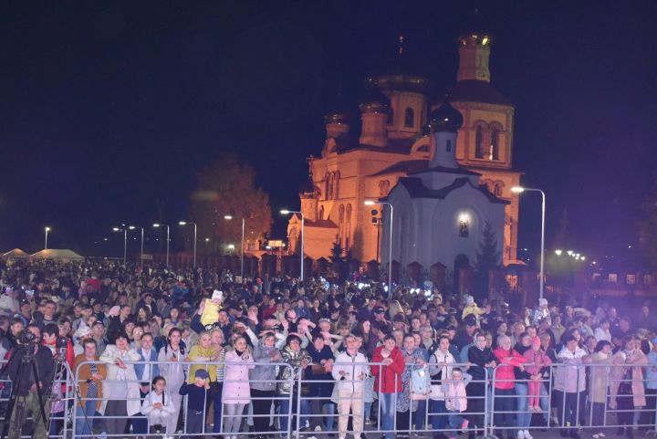 Фоторепортаж: завершения  вечерней части празднования Дня Победы в Алексеевском