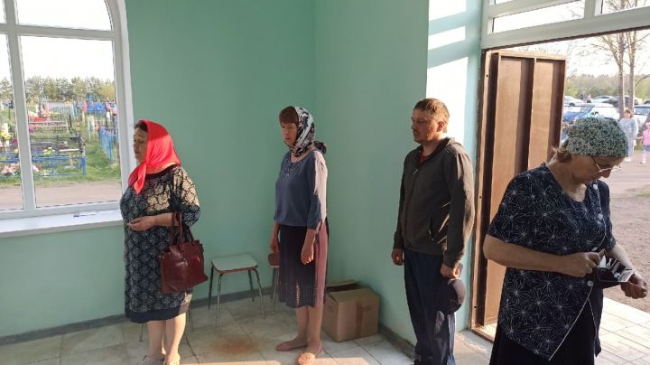 В Алексеевских храмах помолились за погибших в казанской школе
