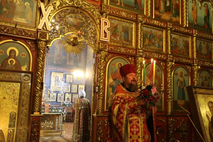 Благочинный Алексеевского благочиния, протоиерей Павел Чурашов поздравляет с Пасхой Христовой