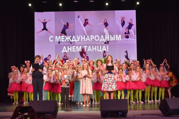 Фоторепортаж: В Алексеевском районе состоялся День танца