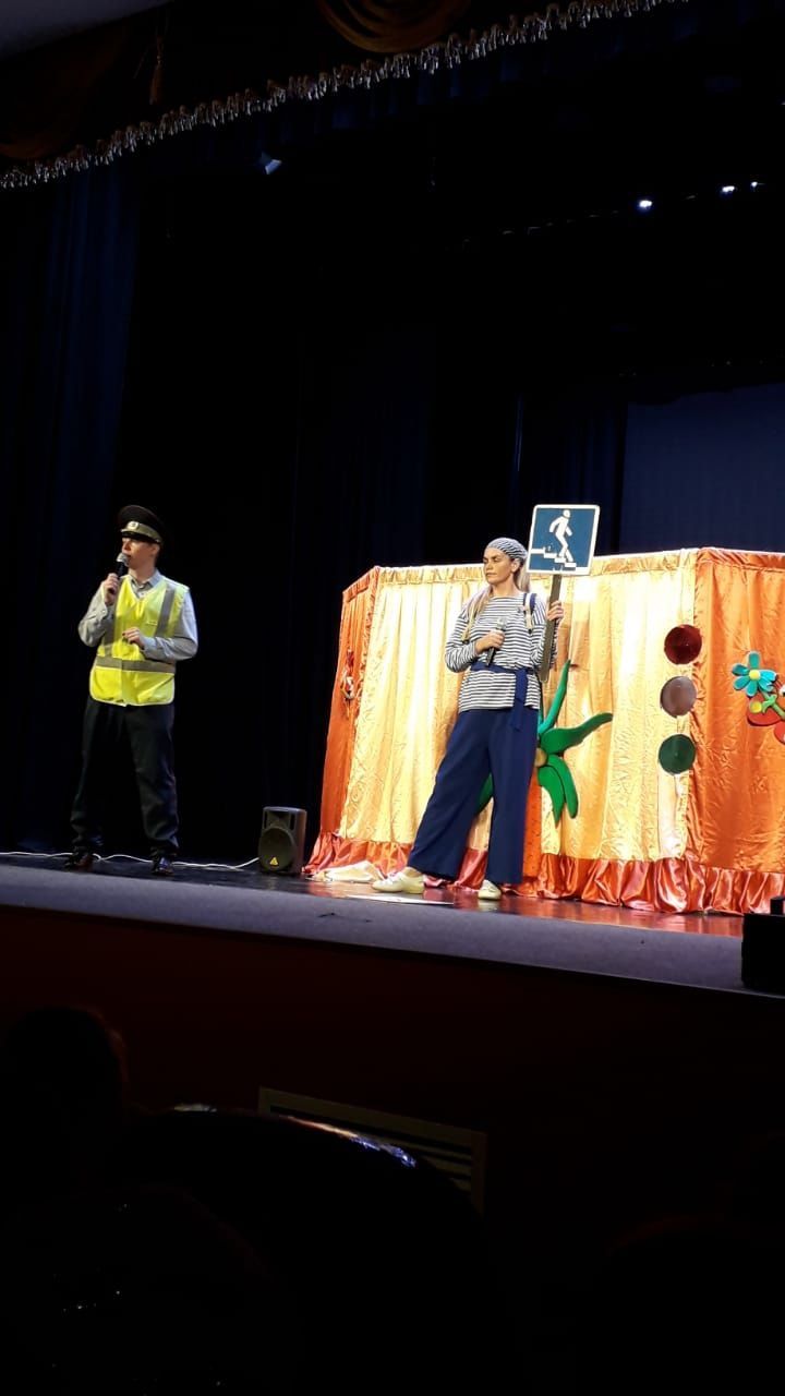 Алексеевским детям показали спектакль на тему безопасности дорожного движения