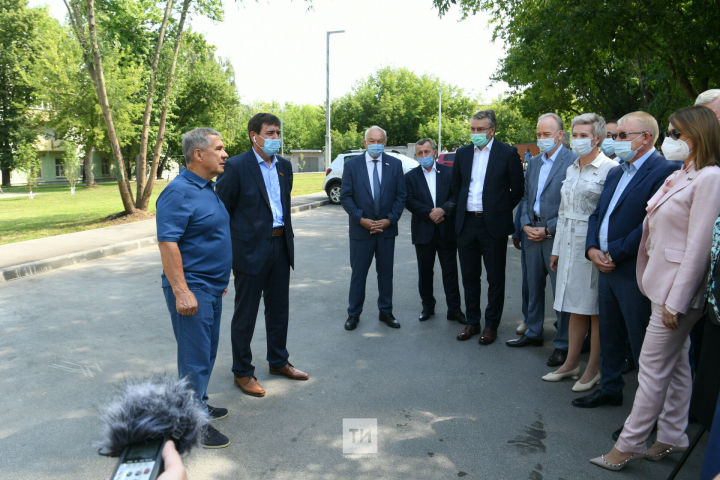 Президент Татарстана посоветовал депутатам работать в тесном контакте с избирателями