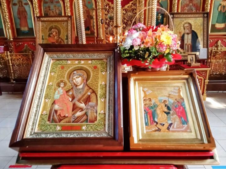 25 июля - празднование образа Пресвятой Богородицы "Троеручица"