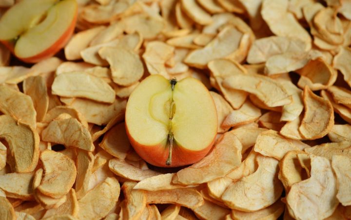 Как правильно сушить яблоки в урожайный год