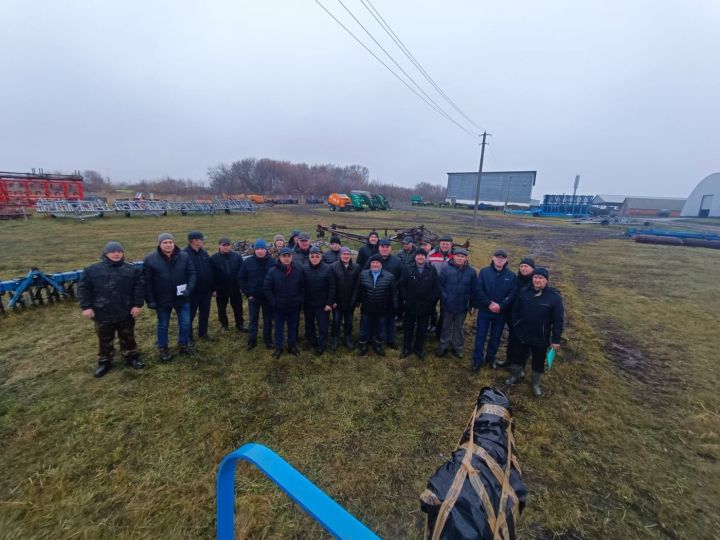 В Алексеевском сельскохозяйственную технику готовят к зиме