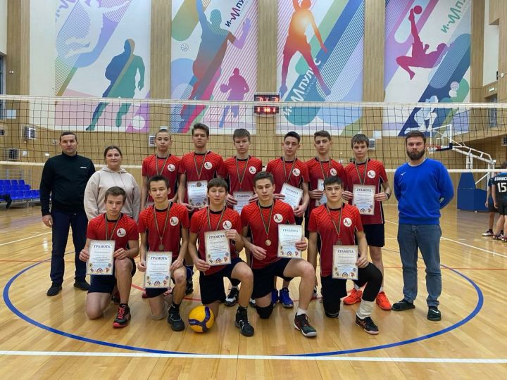 Алексеевские волейболисты завоевали бронзу на Межрегиональном турнире