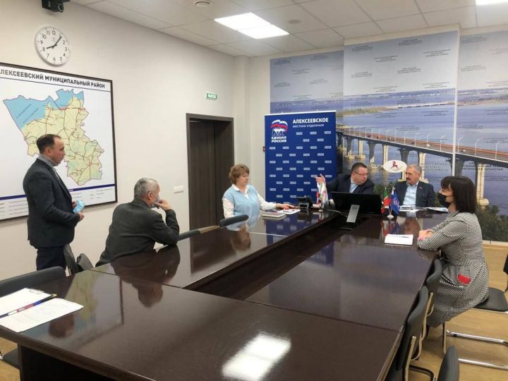 Глава района Сергей Демидов и депутат Государственного Совета РТ Фоат Валиев провели совместный приём граждан